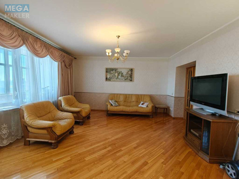 Оренда 3 кімнатної квартири, <a class="location-link" href="/kiev/" title="Недвижимость Київ">Київ</a>, <a class="location-link" href="/kiev/pecherskij/" title="Недвижимость Печерський район">Печерський р-н</a>, Лесі Українки бульв., 21а (изображение 5)