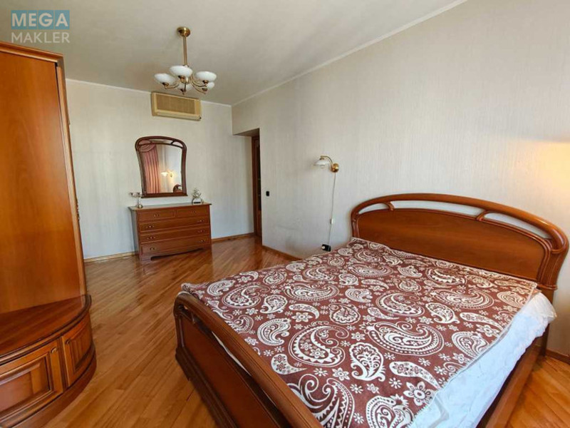 Оренда 3 кімнатної квартири, <a class="location-link" href="/kiev/" title="Недвижимость Київ">Київ</a>, <a class="location-link" href="/kiev/pecherskij/" title="Недвижимость Печерський район">Печерський р-н</a>, Лесі Українки бульв., 21а (изображение 9)