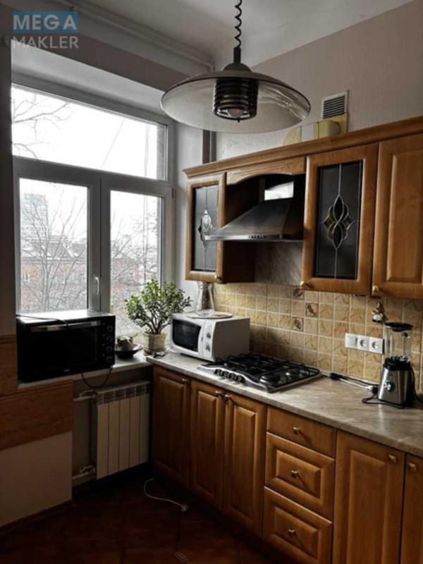 Оренда 2 кімнатної квартири, <a class="location-link" href="/kiev/" title="Недвижимость Київ">Київ</a>, <a class="location-link" href="/kiev/pecherskij/" title="Недвижимость Печерський район">Печерський р-н</a>, Кропивницкого ул., 18 (изображение 9)