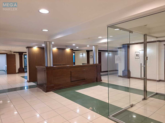 Оренда комерційної нерухомості, 900&nbsp;кв.м, под офис, <a class="location-link" href="/kiev/" title="Недвижимость Київ">Київ</a>, <a class="location-link" href="/kiev/pecherskij/" title="Недвижимость Печерський район">Печерський р-н</a>, Лейпцизька вул., 3А (изображение 2)