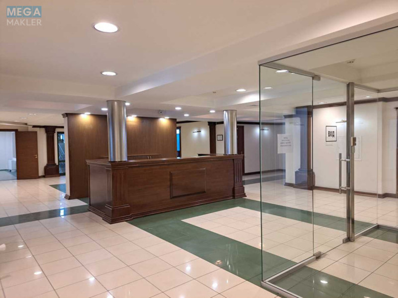 Оренда комерційної нерухомості, 900&nbsp;кв.м, под офис, <a class="location-link" href="/kiev/" title="Недвижимость Київ">Київ</a>, <a class="location-link" href="/kiev/pecherskij/" title="Недвижимость Печерський район">Печерський р-н</a>, Лейпцизька вул., 3А (изображение 2)