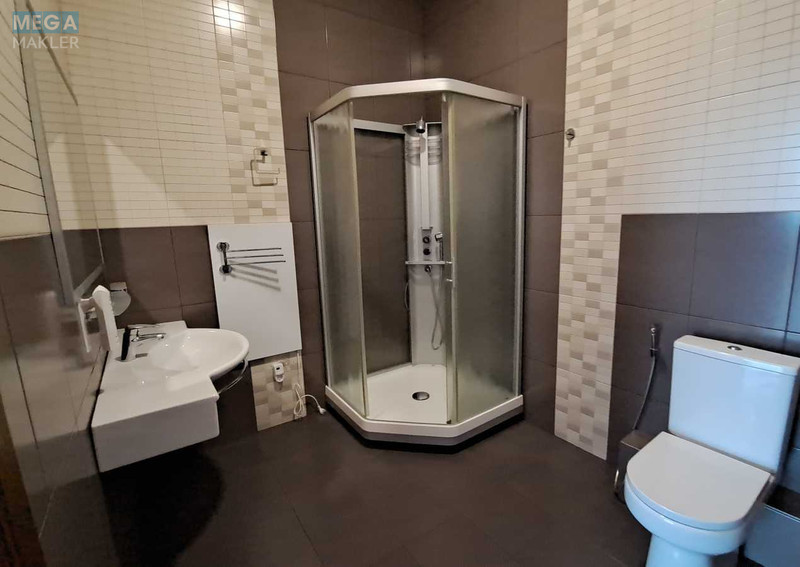 Оренда комерційної нерухомості, 900&nbsp;кв.м, под офис, <a class="location-link" href="/kiev/" title="Недвижимость Київ">Київ</a>, <a class="location-link" href="/kiev/pecherskij/" title="Недвижимость Печерський район">Печерський р-н</a>, Лейпцизька вул., 3А (изображение 5)