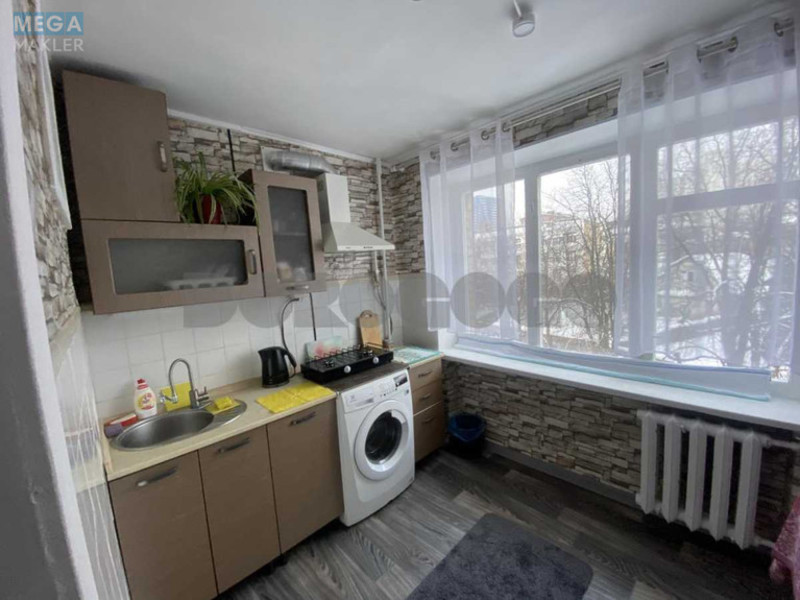 Оренда 1 кімнатної квартири, <a class="location-link" href="/kiev/" title="Недвижимость Київ">Київ</a>, <a class="location-link" href="/kiev/pecherskij/" title="Недвижимость Печерський район">Печерський р-н</a>, Дружби Народів бульв., 10а (изображение 7)