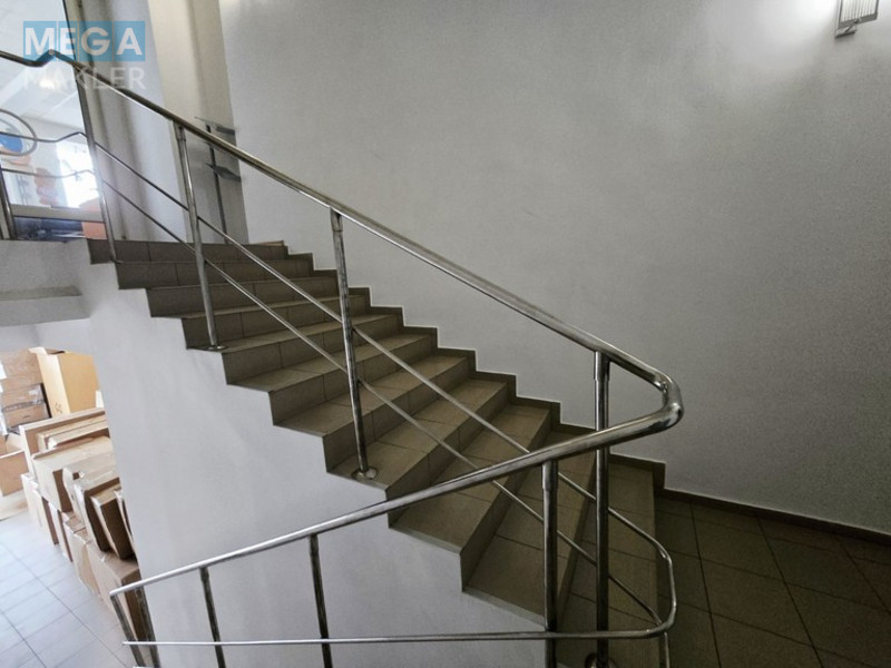 Оренда приміщення у нежитловому будинку, нормальне сост., <a class="location-link" href="/dnepropetrovsk/" title="Недвижимость Дніпра">Дніпро</a>, <a class="location-link" href="/dnepropetrovsk/zhovtnevyj/" title="Недвижимость Жовтневий район">Жовтневий р-н</a>, пр.Богдана Хмельницкого, 12 (изображение 2)