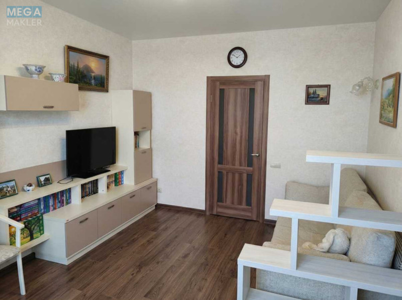 Продаж 1 кімнатної квартири (42,4/18/11), 11 пов. 16 пов. будинку, <a class="location-link" href="/kiev/" title="Недвижимость Київ">Київ</a>, <a class="location-link" href="/kiev/goloseevskij/" title="Недвижимость Голосіївський район">Голосіївський р-н</a>, Михайла Ломоносова вул., 46/1 (изображение 2)