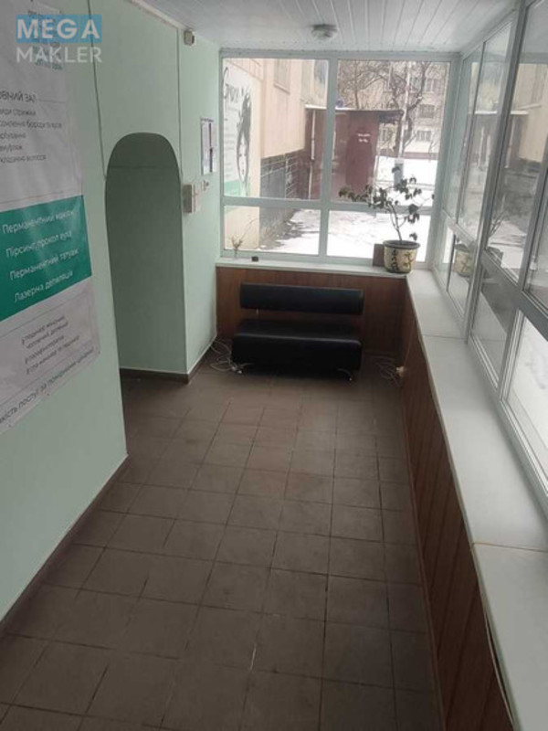 Оренда комерційної нерухомості, 50&nbsp;кв.м, под офис, <a class="location-link" href="/kiev/" title="Недвижимость Київ">Київ</a>, <a class="location-link" href="/kiev/solomenskij/" title="Недвижимость Солом'янський район">Солом'янський р-н</a>, Чоколовский бульв., 10 (изображение 7)