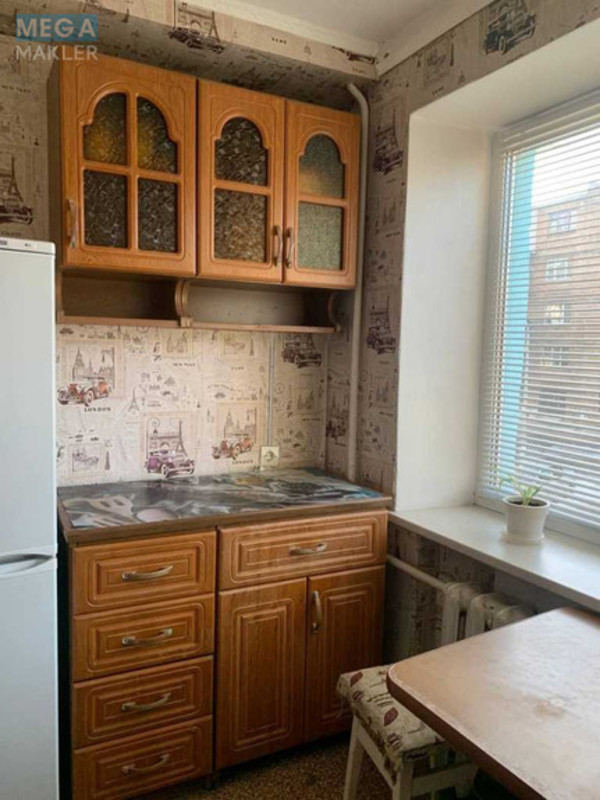 Оренда 2 кімнатної квартири, <a class="location-link" href="/kiev/" title="Недвижимость Київ">Київ</a>, <a class="location-link" href="/kiev/svyatoshinskij/" title="Недвижимость Святошинський район">Святошинський р-н</a>, Академіка Доброхотова вул., 8 (изображение 2)