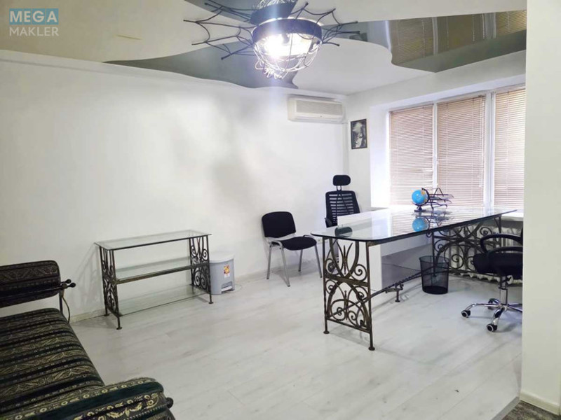 Оренда комерційної нерухомості, 30&nbsp;кв.м, под офис, <a class="location-link" href="/kiev/" title="Недвижимость Київ">Київ</a>, <a class="location-link" href="/kiev/pecherskij/" title="Недвижимость Печерський район">Печерський р-н</a>, Кловський узвіз, 12 (изображение 2)