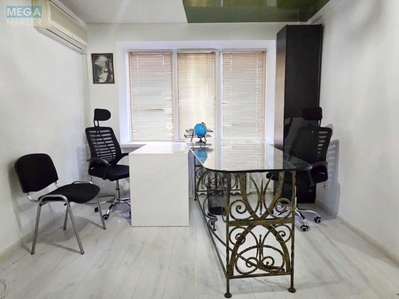 Оренда комерційної нерухомості, 30&nbsp;кв.м, под офис, <a class="location-link" href="/kiev/" title="Недвижимость Київ">Київ</a>, <a class="location-link" href="/kiev/pecherskij/" title="Недвижимость Печерський район">Печерський р-н</a>, Кловський узвіз, 12 (изображение 6)