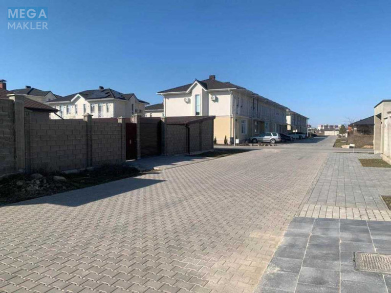 Продаж дома, 2&nbsp;поверху, 225&nbsp;кв.м, 6&nbsp;кімнат, ділянка 5&nbsp;соток, <a class="location-link" href="/odessa/" title="Недвижимость Одеса">Одеса</a>, <a class="location-link" href="/odessa/kievskij/" title="Недвижимость Київський район">Київський р-н</a>, Дайберг (изображение 2)