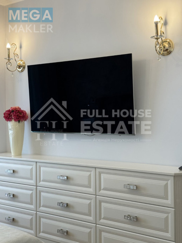 Оренда 3 кімнатної квартири, люкс, <a class="location-link" href="/kiev/" title="Недвижимость Київ">Київ</a>, <a class="location-link" href="/kiev/pecherskij/" title="Недвижимость Печерський район">Печерський р-н</a>, 37/1 Василя Тютюнника (Барбюса Анрі) вул. ( <img src="https://megamakler.com.ua/metro/0000ff.gif" alt="" class="metro" /> м. Дворец «Украина», 5 хв. ) (изображение 18)