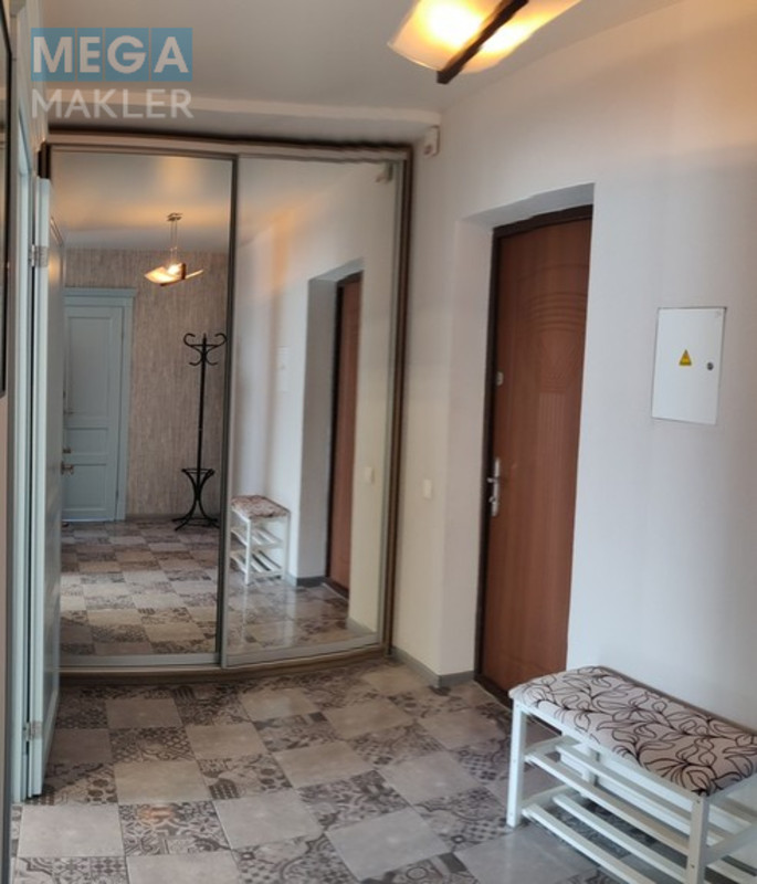 Оренда 1 кімнатної квартири, люкс, <a class="location-link" href="/kiev/" title="Недвижимость Київ">Київ</a>, <a class="location-link" href="/kiev/shevchenkovskij/" title="Недвижимость Шевченківський район">Шевченківський р-н</a>, Ю.Ільєнко ( <img src="https://megamakler.com.ua/metro/00ff00.gif" alt="" class="metro" /> м. Лукьяновская, 3 ) (изображение 11)