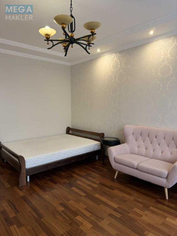 Продаж 3 кімнатної квартири (109,3/61/14,5), 8 пов. 12 пов. будинку, <a class="location-link" href="/kiev/" title="Недвижимость Київ">Київ</a>, <a class="location-link" href="/kiev/goloseevskij/" title="Недвижимость Голосіївський район">Голосіївський р-н</a>, Антоновича вул., 103 (изображение 4)