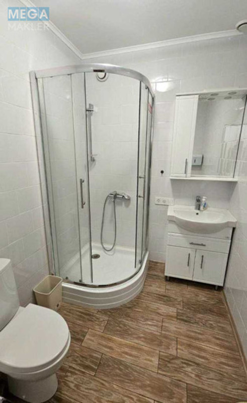 Оренда комерційної нерухомості, 162&nbsp;кв.м, под офис, <a class="location-link" href="/kiev/" title="Недвижимость Київ">Київ</a>, <a class="location-link" href="/kiev/pecherskij/" title="Недвижимость Печерський район">Печерський р-н</a>, Щорса ул., 27 (изображение 10)