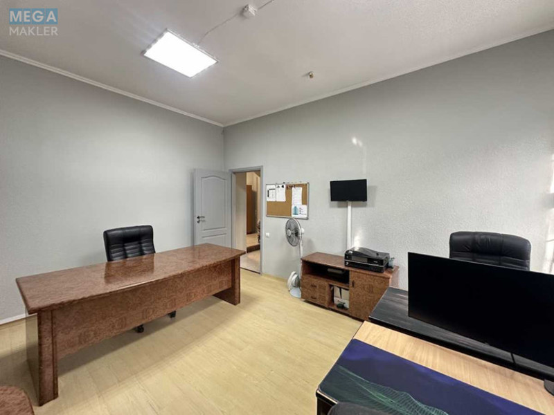 Оренда комерційної нерухомості, 70&nbsp;кв.м, под офис, <a class="location-link" href="/kiev/" title="Недвижимость Київ">Київ</a>, <a class="location-link" href="/kiev/shevchenkovskij/" title="Недвижимость Шевченківський район">Шевченківський р-н</a>, Костельная ул., 10 (изображение 11)