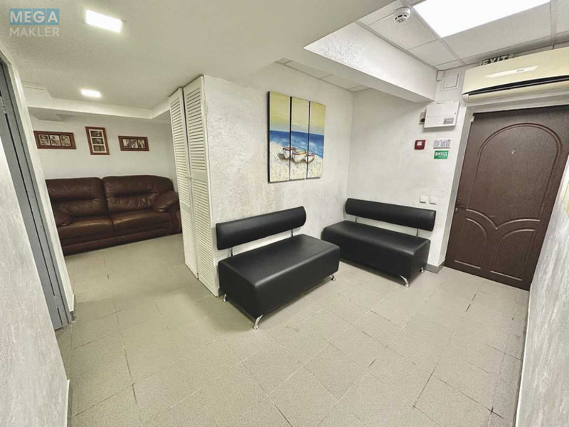 Оренда комерційної нерухомості, 12&nbsp;кв.м, под офис, <a class="location-link" href="/kiev/" title="Недвижимость Київ">Київ</a>, <a class="location-link" href="/kiev/goloseevskij/" title="Недвижимость Голосіївський район">Голосіївський р-н</a>, Саперно-Слобідська вул., 8 (изображение 4)