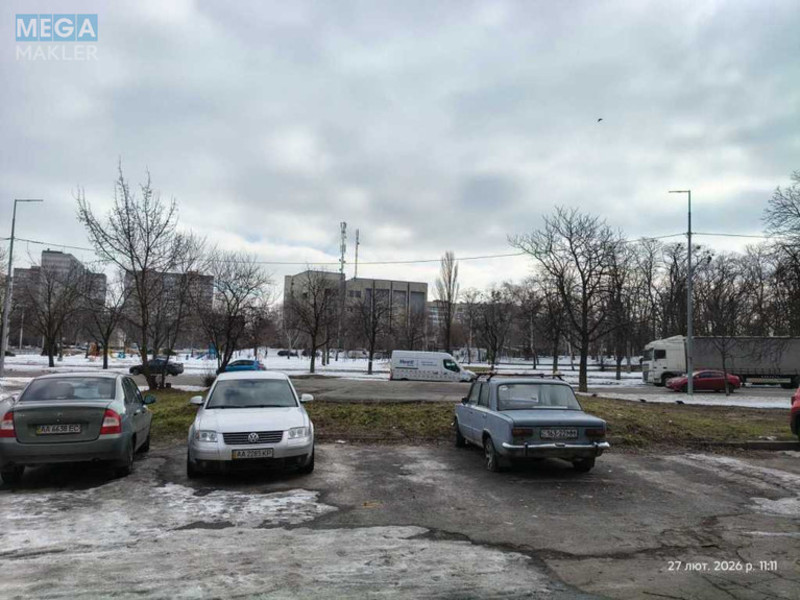 Продаж 5 кімнатної квартири (97/?/9), 1 пов. 9 пов. будинку, <a class="location-link" href="/kiev/" title="Недвижимость Київ">Київ</a>, <a class="location-link" href="/kiev/svyatoshinskij/" title="Недвижимость Святошинський район">Святошинський р-н</a>, Григоровича-Барського вул. (изображение 7)