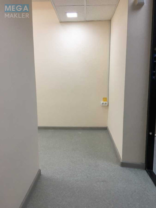 Оренда комерційної нерухомості, 10&nbsp;кв.м, под офис, <a class="location-link" href="/kiev/" title="Недвижимость Київ">Київ</a>, <a class="location-link" href="/kiev/dneprovskij/" title="Недвижимость Дніпровський район">Дніпровський р-н</a>, Раїси Окіпної вул., 4 (изображение 3)