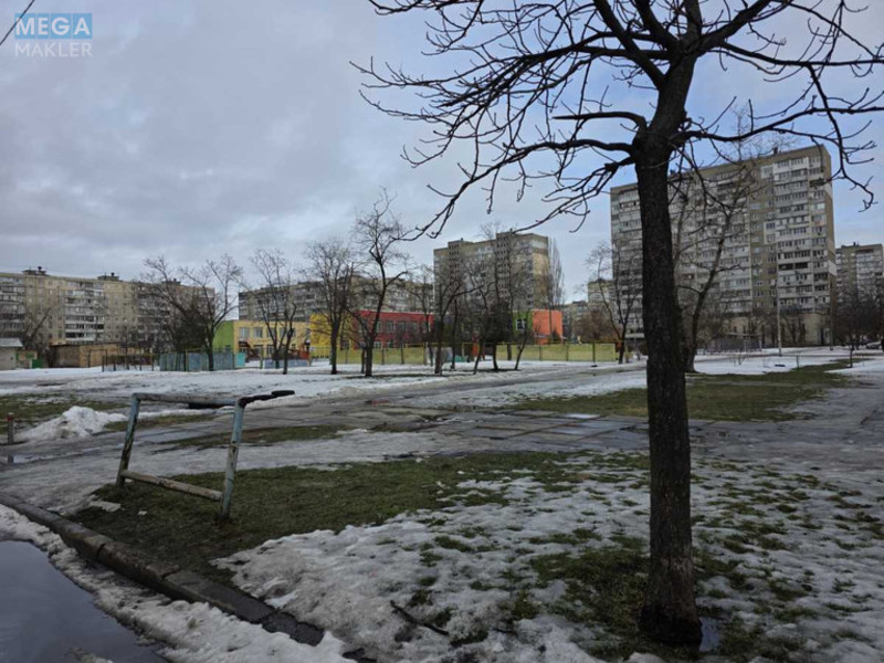 Продаж 3 кімнатної квартири (68/49/7), 1 пов. 9 пов. будинку, <a class="location-link" href="/kiev/" title="Недвижимость Київ">Київ</a>, <a class="location-link" href="/kiev/obolonskij/" title="Недвижимость Оболонський район">Оболонський р-н</a>, Озерная ул., 10 (изображение 7)