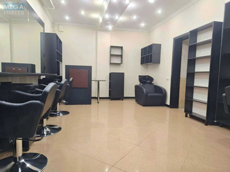 Оренда комерційної нерухомості, 46&nbsp;кв.м, <a class="location-link" href="/kiev/" title="Недвижимость Київ">Київ</a>, <a class="location-link" href="/kiev/pecherskij/" title="Недвижимость Печерський район">Печерський р-н</a>, Михайла Бойчука вул., 1А (изображение 2)