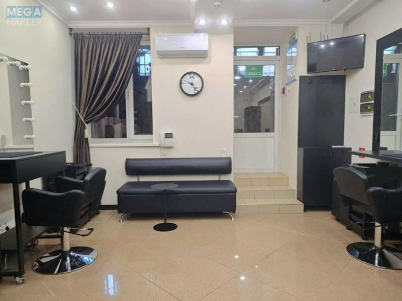 Оренда комерційної нерухомості, 46&nbsp;кв.м, <a class="location-link" href="/kiev/" title="Недвижимость Київ">Київ</a>, <a class="location-link" href="/kiev/pecherskij/" title="Недвижимость Печерський район">Печерський р-н</a>, Михайла Бойчука вул., 1А (изображение 3)