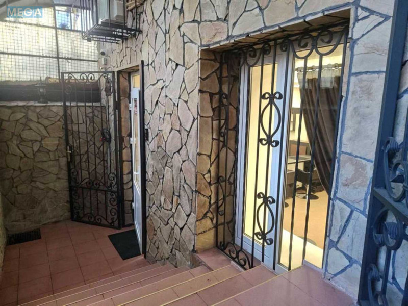 Оренда комерційної нерухомості, 46&nbsp;кв.м, <a class="location-link" href="/kiev/" title="Недвижимость Київ">Київ</a>, <a class="location-link" href="/kiev/pecherskij/" title="Недвижимость Печерський район">Печерський р-н</a>, Михайла Бойчука вул., 1А (изображение 14)