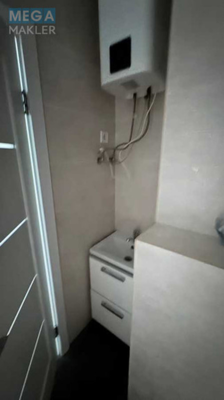 Оренда комерційної нерухомості, 52&nbsp;кв.м, под офис, <a class="location-link" href="/kiev/" title="Недвижимость Київ">Київ</a>, <a class="location-link" href="/kiev/shevchenkovskij/" title="Недвижимость Шевченківський район">Шевченківський р-н</a>, Салютна вул., 2 (изображение 17)