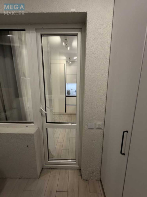 Продаж 1 кімнатної квартири (37/?/9), 6 пов. 6 пов. будинку, <a class="location-link" href="/kiev/" title="Недвижимость Київ">Київ</a>, <a class="location-link" href="/kiev/svyatoshinskij/" title="Недвижимость Святошинський район">Святошинський р-н</a>, Стеценко ул., 75 (изображение 10)