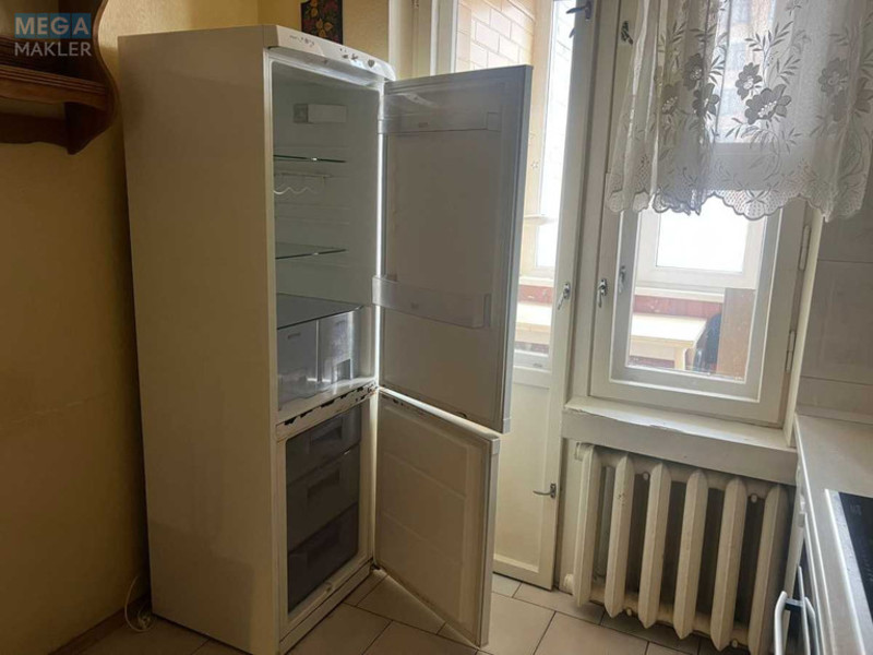 Оренда 2 кімнатної квартири, <a class="location-link" href="/kiev/" title="Недвижимость Київ">Київ</a>, <a class="location-link" href="/kiev/pecherskij/" title="Недвижимость Печерський район">Печерський р-н</a>, Старонаводницкая ул., 4 (изображение 12)