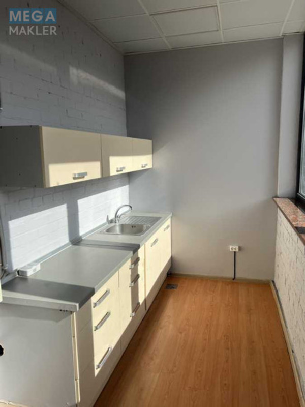 Оренда комерційної нерухомості, 700&nbsp;кв.м, под офис, <a class="location-link" href="/kiev/" title="Недвижимость Київ">Київ</a>, <a class="location-link" href="/kiev/shevchenkovskij/" title="Недвижимость Шевченківський район">Шевченківський р-н</a>, Борщаговская ул. (изображение 3)