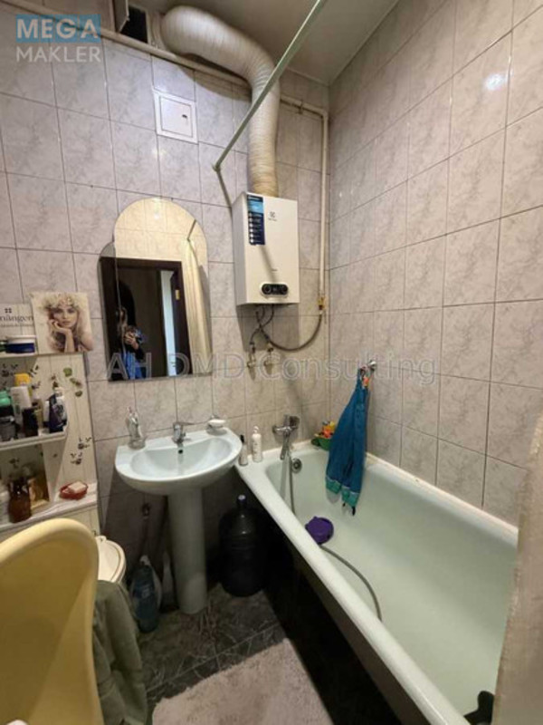 Продаж 3 кімнатної квартири (90,6/55,7/10,8), 5 пов. 5 пов. будинку, <a class="location-link" href="/kiev/" title="Недвижимость Київ">Київ</a>, <a class="location-link" href="/kiev/goloseevskij/" title="Недвижимость Голосіївський район">Голосіївський р-н</a>, Голосеевский просп., 102/1 (изображение 12)