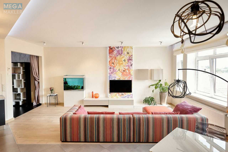 Оренда 4 кімнатні квартири, <a class="location-link" href="/kiev/" title="Недвижимость Київ">Київ</a>, <a class="location-link" href="/kiev/podolskij/" title="Недвижимость Подільський район">Подільський р-н</a>, Щекавицька вул. (изображение 2)