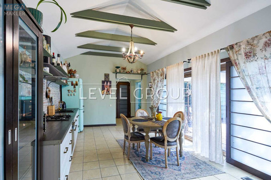 Продаж дома, 2&nbsp;поверху, 274&nbsp;кв.м, 7&nbsp;кімнат, ділянка 12&nbsp;соток, <a class="location-link" href="/gorenichi/" title="Недвижимость Гореничі">Гореничі</a>, Снайпера (изображение 5)