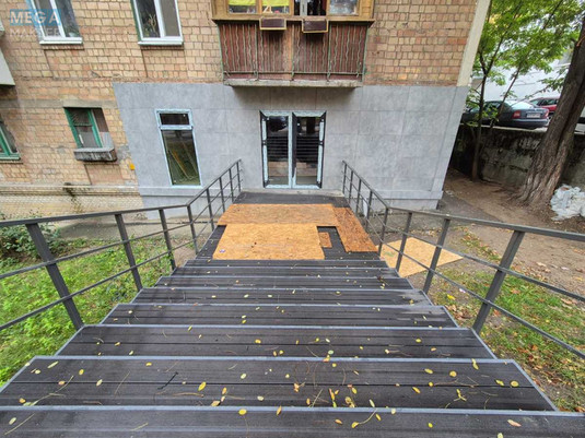 Оренда комерційної нерухомості, 50&nbsp;кв.м, под магазин, <a class="location-link" href="/kiev/" title="Недвижимость Київ">Київ</a>, <a class="location-link" href="/kiev/podolskij/" title="Недвижимость Подільський район">Подільський р-н</a>, Червонопільська вул., 13/16 (изображение 2)