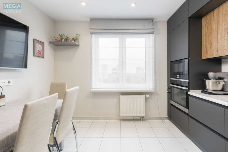 Продаж 2 кімнатної квартири (76/36/12), 10 пов. 25 пов. будинку, <a class="location-link" href="/kiev/" title="Недвижимость Київ">Київ</a>, <a class="location-link" href="/kiev/goloseevskij/" title="Недвижимость Голосіївський район">Голосіївський р-н</a>, Науки просп., 55А (изображение 8)