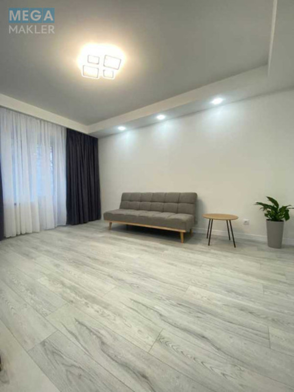 Оренда 2 кімнатної квартири, <a class="location-link" href="/kiev/" title="Недвижимость Київ">Київ</a>, <a class="location-link" href="/kiev/pecherskij/" title="Недвижимость Печерський район">Печерський р-н</a>, Велика Васильківська пл., 112 (изображение 2)