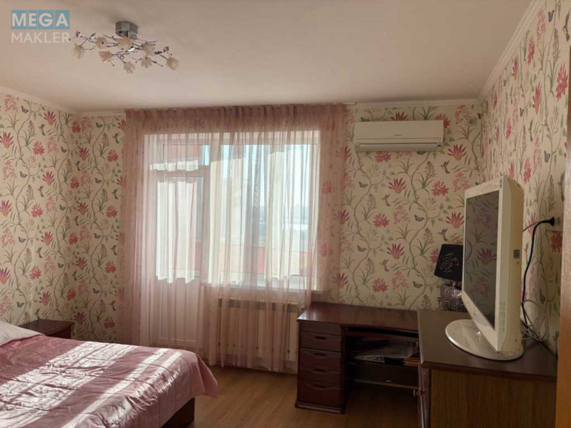 Продаж 3 кімнатної квартири (104/55/12), 19 пов. 23 пов. будинку, <a class="location-link" href="/kiev/" title="Недвижимость Київ">Київ</a>, <a class="location-link" href="/kiev/darnickij/" title="Недвижимость Дарницький район">Дарницький р-н</a>, Днепровская наб., 25 (изображение 17)