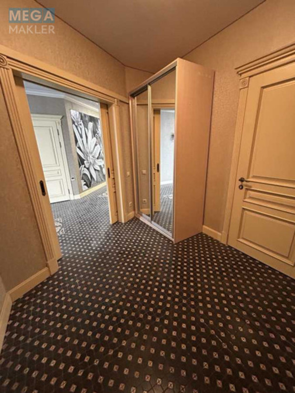 Продаж 4 кімнатної квартири (248/70/95,5), 21 пов. 30 пов. будинку, <a class="location-link" href="/kiev/" title="Недвижимость Київ">Київ</a>, <a class="location-link" href="/kiev/goloseevskij/" title="Недвижимость Голосіївський район">Голосіївський р-н</a>, Велика Васильківська вул., 72 (изображение 8)