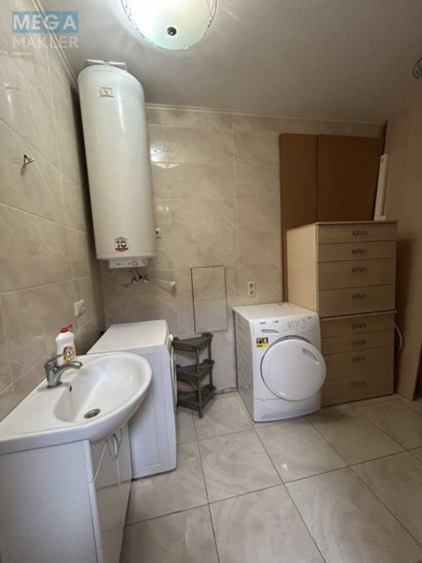 Продаж 4 кімнатної квартири (248/70/95,5), 21 пов. 30 пов. будинку, <a class="location-link" href="/kiev/" title="Недвижимость Київ">Київ</a>, <a class="location-link" href="/kiev/goloseevskij/" title="Недвижимость Голосіївський район">Голосіївський р-н</a>, Велика Васильківська вул., 72 (изображение 16)