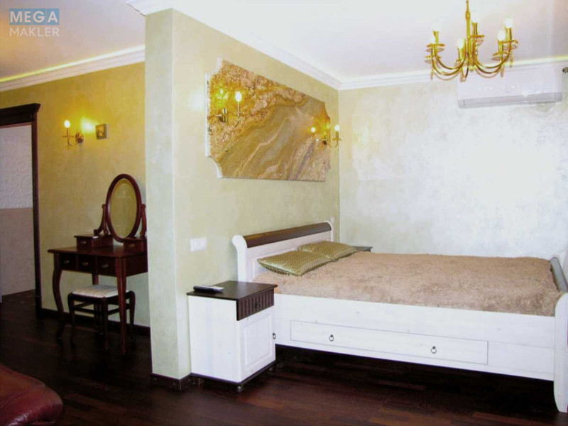 Продаж 4 кімнатної квартири (166/88/55), 10 пов. 11 пов. будинку, <a class="location-link" href="/sofievskaya-borshagovka/" title="Недвижимость Софіївська Борщагівка">Софіївська Борщагівка</a>, Боголюбова, 16 (изображение 4)