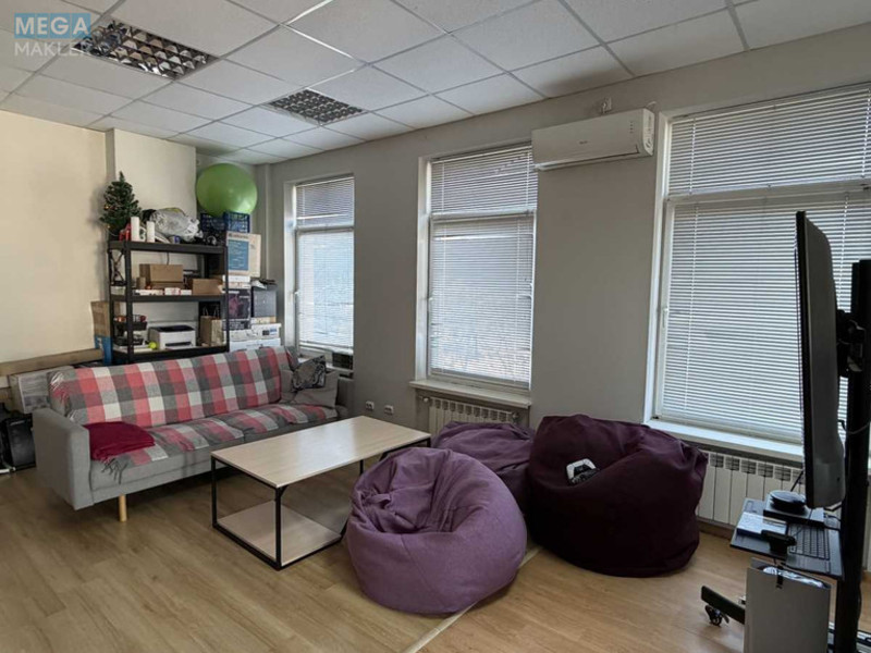 Оренда комерційної нерухомості, 117,60&nbsp;кв.м, под офис, <a class="location-link" href="/kiev/" title="Недвижимость Київ">Київ</a>, <a class="location-link" href="/kiev/podolskij/" title="Недвижимость Подільський район">Подільський р-н</a>, Нижний Вал ул., 15 (изображение 4)