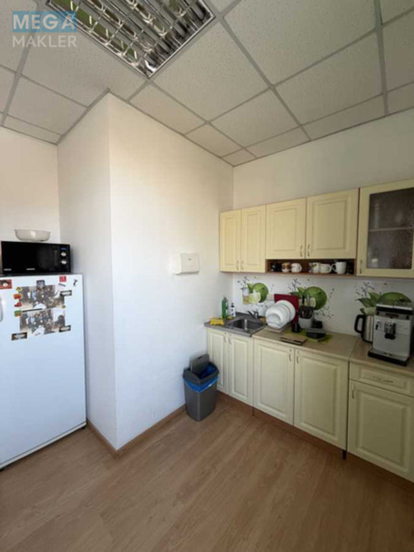 Оренда комерційної нерухомості, 117,60&nbsp;кв.м, под офис, <a class="location-link" href="/kiev/" title="Недвижимость Київ">Київ</a>, <a class="location-link" href="/kiev/podolskij/" title="Недвижимость Подільський район">Подільський р-н</a>, Нижний Вал ул., 15 (изображение 6)