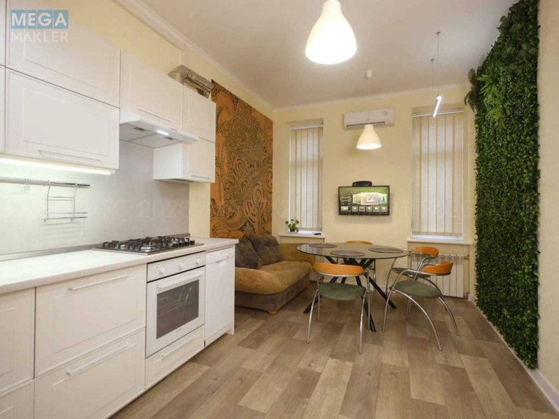 Оренда 2 кімнатної квартири, <a class="location-link" href="/kiev/" title="Недвижимость Київ">Київ</a>, <a class="location-link" href="/kiev/pecherskij/" title="Недвижимость Печерський район">Печерський р-н</a>, Академика Богомольца ул., 7/14 (изображение 9)