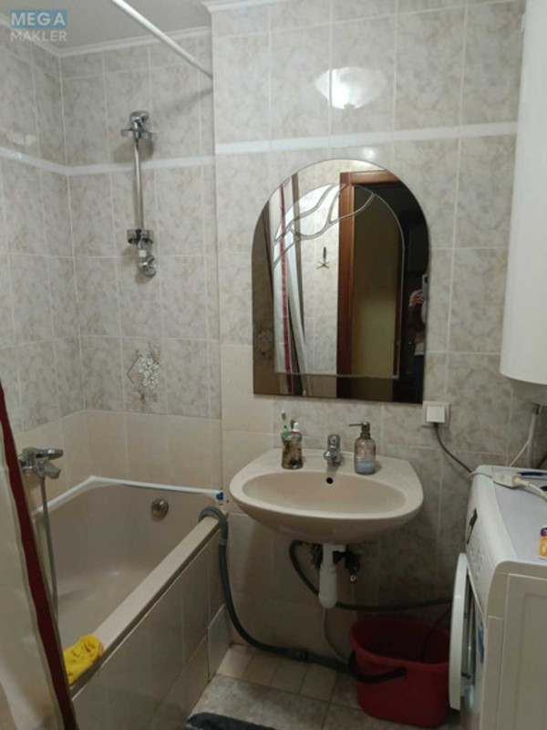 Продаж 2 кімнатної квартири (84/40/13), 3 пов. 9 пов. будинку, <a class="location-link" href="/kiev/" title="Недвижимость Київ">Київ</a>, <a class="location-link" href="/kiev/goloseevskij/" title="Недвижимость Голосіївський район">Голосіївський р-н</a>, Паньківська вул., 19 (изображение 13)