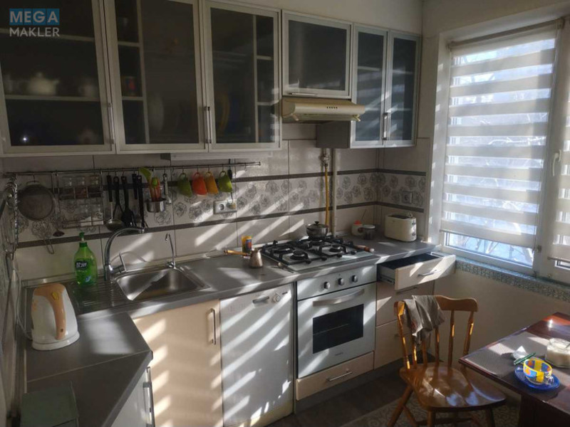 Оренда 2 кімнатної квартири, <a class="location-link" href="/kiev/" title="Недвижимость Київ">Київ</a>, <a class="location-link" href="/kiev/podolskij/" title="Недвижимость Подільський район">Подільський р-н</a>, Георгія Гонгадзе просп., 4 (изображение 13)