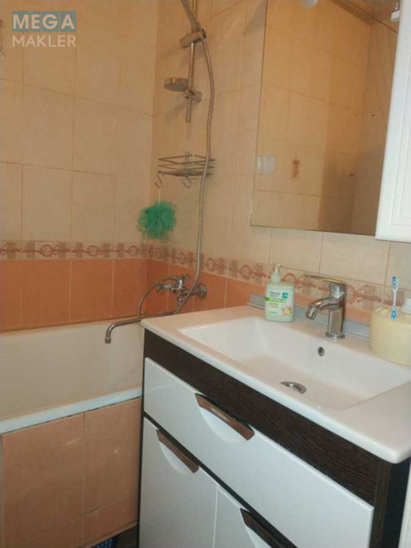 Оренда 2 кімнатної квартири, <a class="location-link" href="/kiev/" title="Недвижимость Київ">Київ</a>, <a class="location-link" href="/kiev/podolskij/" title="Недвижимость Подільський район">Подільський р-н</a>, Георгія Гонгадзе просп., 4 (изображение 21)