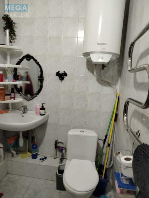 Оренда кімнати (підселення), <a class="location-link" href="/kiev/" title="Недвижимость Київ">Київ</a>, <a class="location-link" href="/kiev/pecherskij/" title="Недвижимость Печерський район">Печерський р-н</a>, Джона Маккейна вул., 18 (изображение 9)