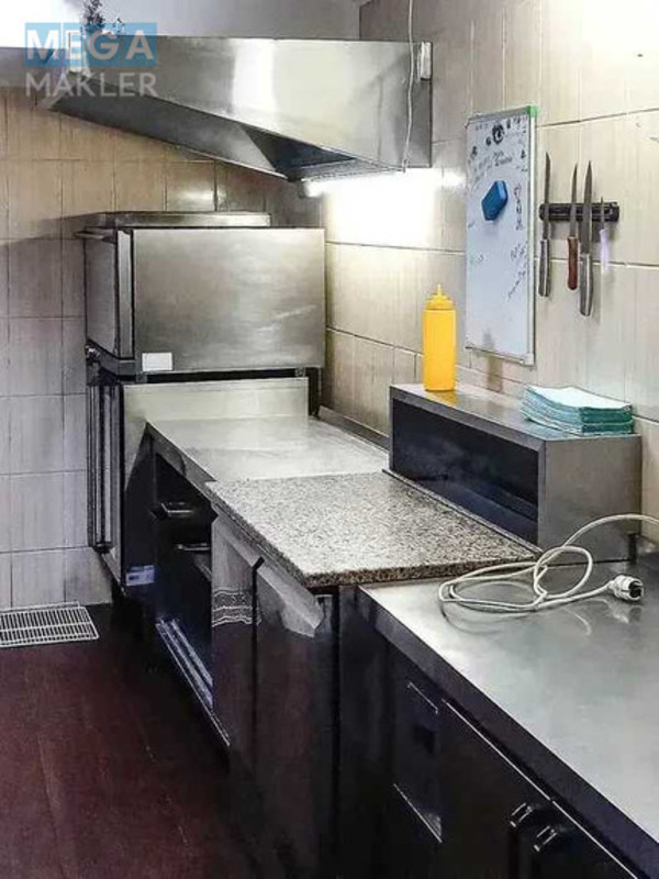 Оренда комерційної нерухомості, 81&nbsp;кв.м, <a class="location-link" href="/kiev/" title="Недвижимость Київ">Київ</a>, <a class="location-link" href="/kiev/shevchenkovskij/" title="Недвижимость Шевченківський район">Шевченківський р-н</a>, Саксаганського вул. (изображение 4)