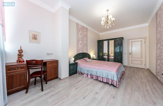 Оренда 3 кімнатної квартири, <a class="location-link" href="/kiev/" title="Недвижимость Київ">Київ</a>, <a class="location-link" href="/kiev/pecherskij/" title="Недвижимость Печерський район">Печерський р-н</a>, Євгена Коновальця вул., 36Е (изображение 2)