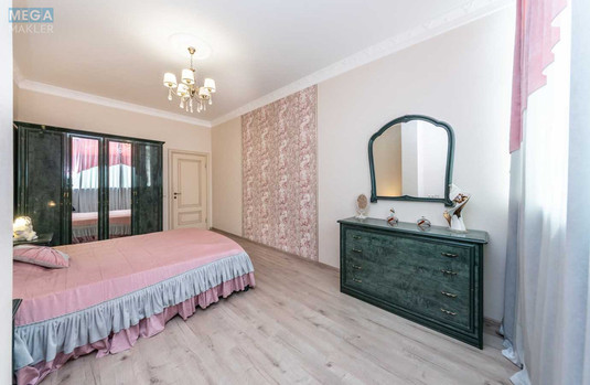 Оренда 3 кімнатної квартири, <a class="location-link" href="/kiev/" title="Недвижимость Київ">Київ</a>, <a class="location-link" href="/kiev/pecherskij/" title="Недвижимость Печерський район">Печерський р-н</a>, Євгена Коновальця вул., 36Е (изображение 3)